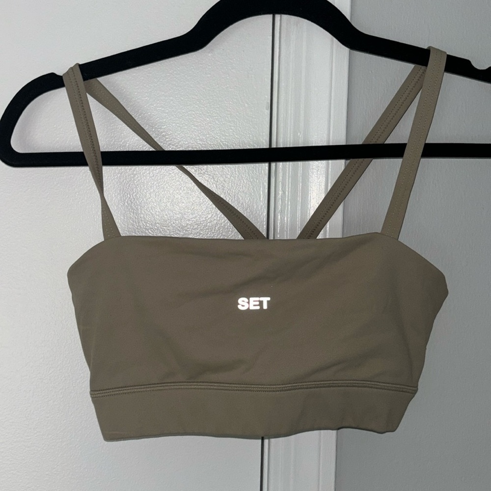 Set active sport body leggings and sports bra in desert